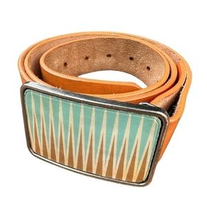 𝅺ORANGE leather belt 1.5 inch thick 41” long unisex with amazing unique buckle